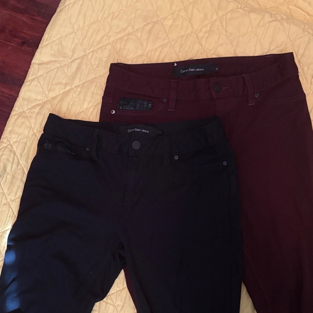 Calvin Klein Jeggings in Black and Dark Red